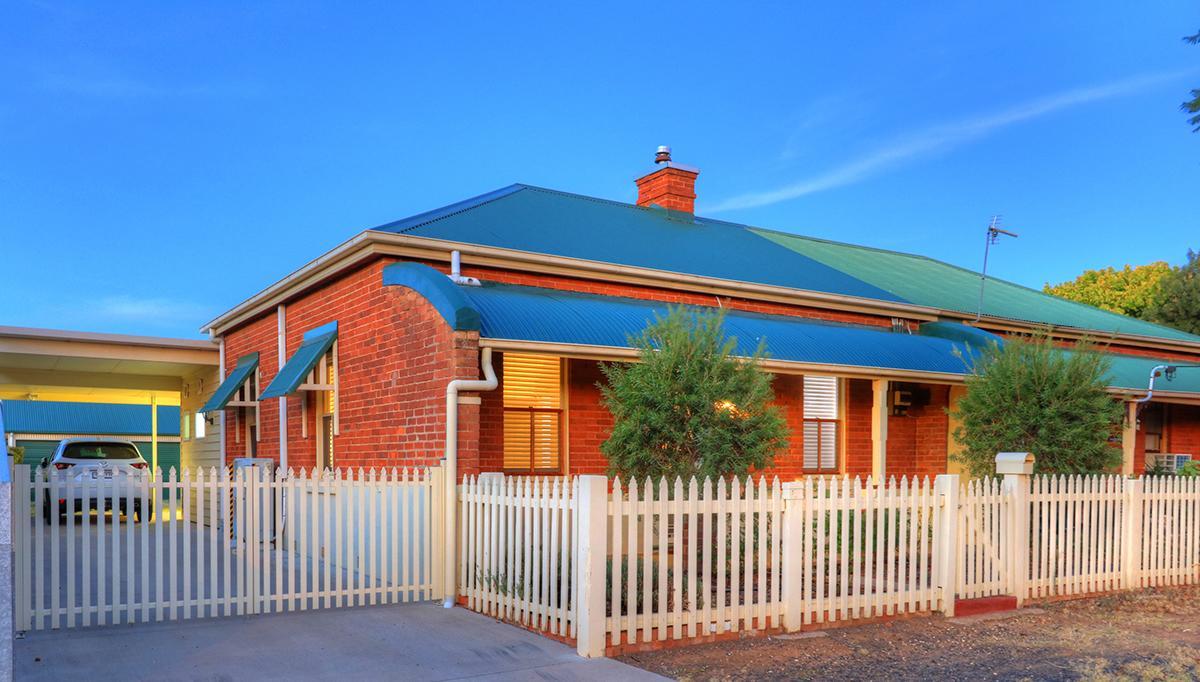 Endeavour Court Motor Inn Dubbo Extérieur photo