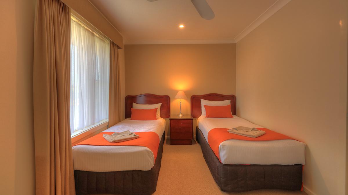 Endeavour Court Motor Inn Dubbo Extérieur photo