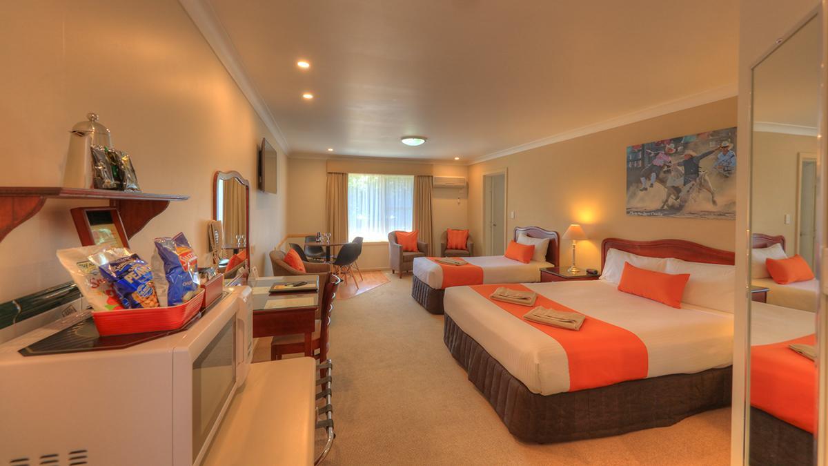 Endeavour Court Motor Inn Dubbo Extérieur photo