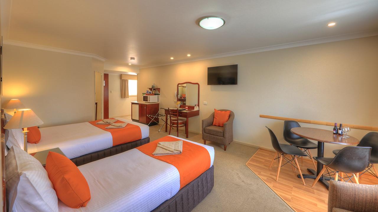 Endeavour Court Motor Inn Dubbo Extérieur photo