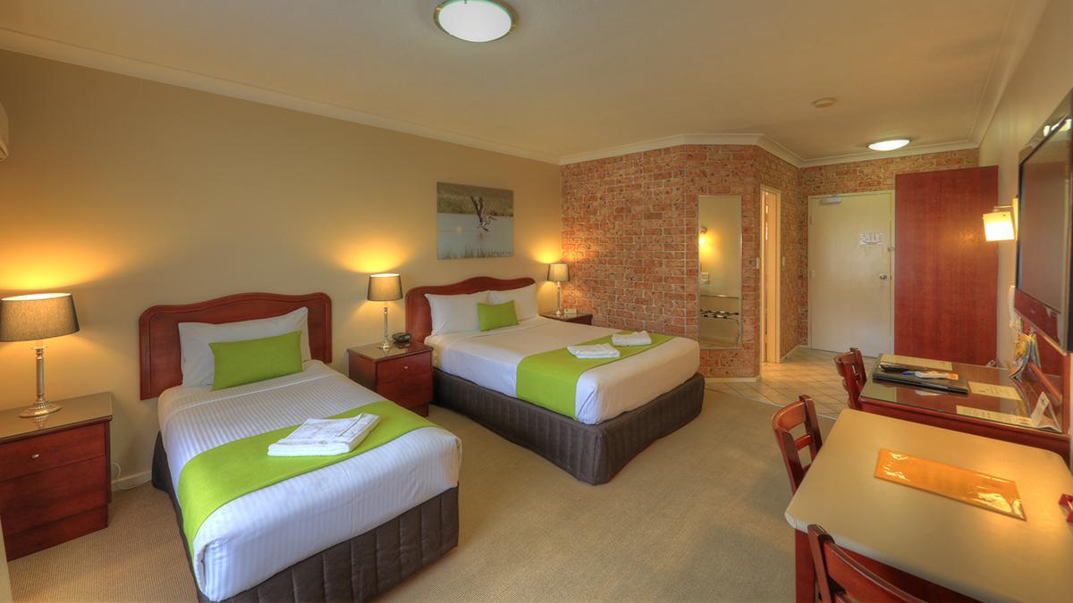 Endeavour Court Motor Inn Dubbo Extérieur photo
