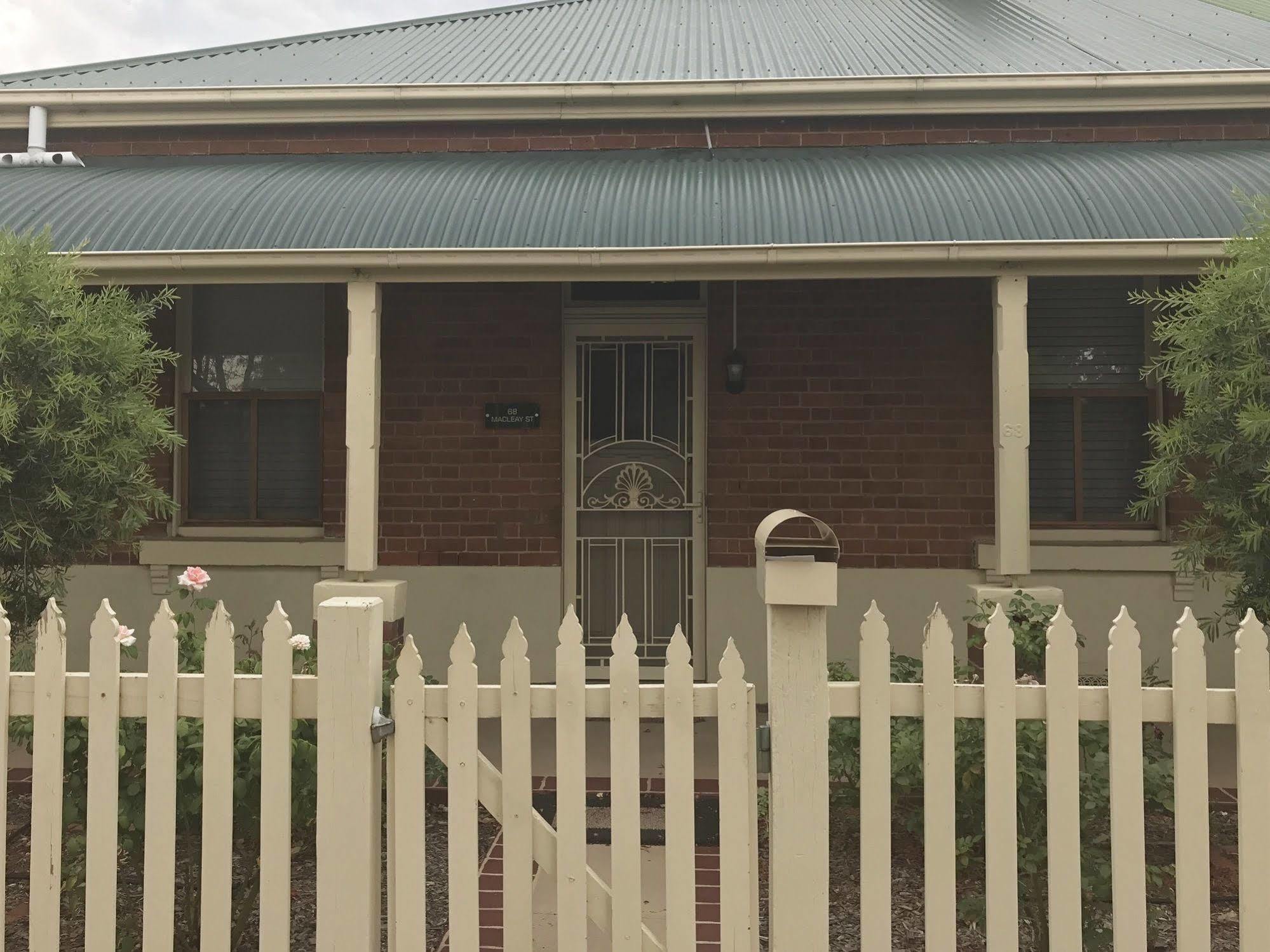 Endeavour Court Motor Inn Dubbo Extérieur photo